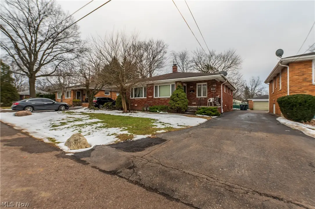 1030-1032 Saxon Avenue, Akron, OH 44314 - #1