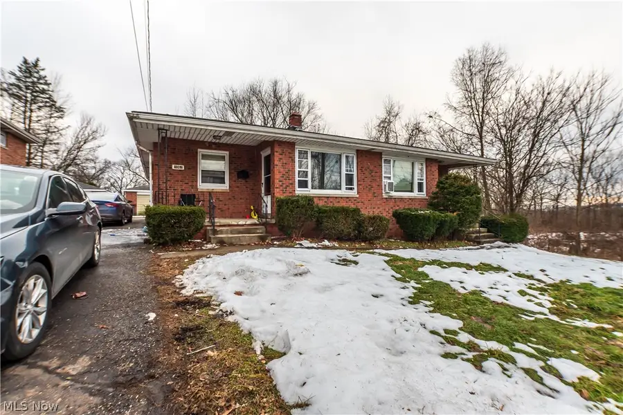 1062-1064 Saxon Avenue, Akron, OH 44314 - #2