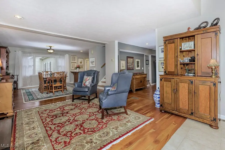 318 Hillside Lane, Chagrin Falls, OH 44022 - #3