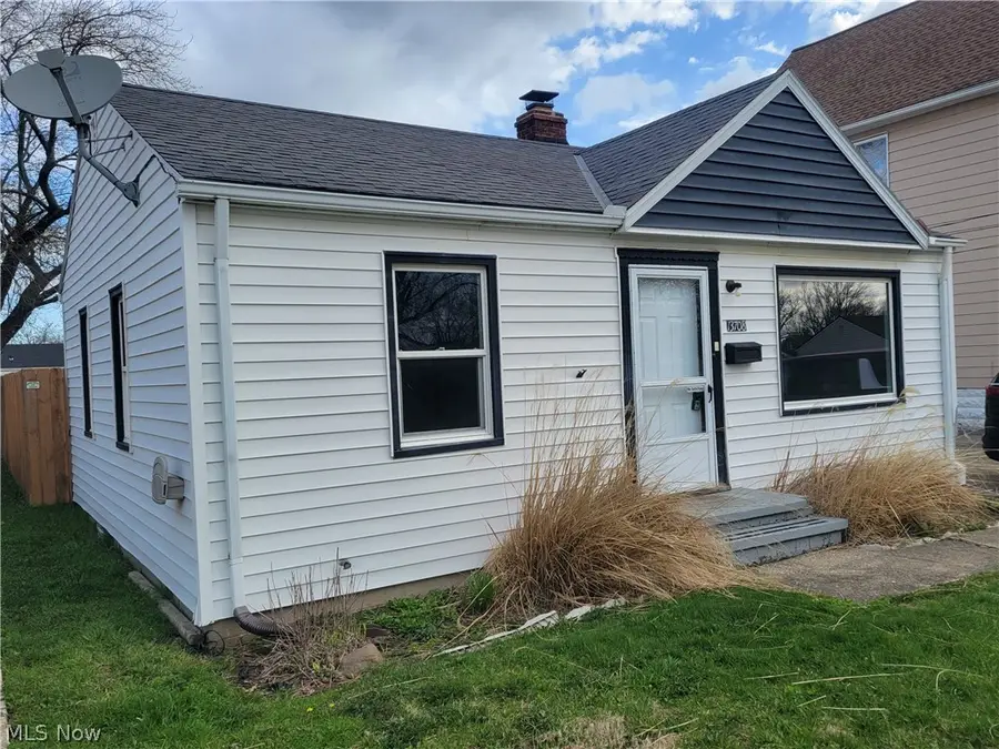 13708 Astor Avenue, Cleveland, OH 44135 - #2