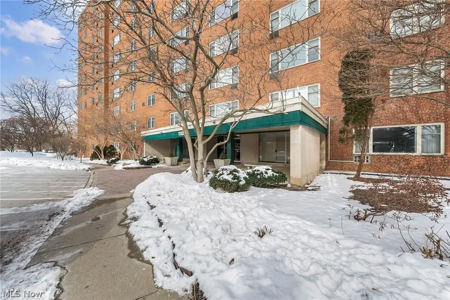 11820 Edgewater Drive #403, Lakewood, OH 44107 - Image #3