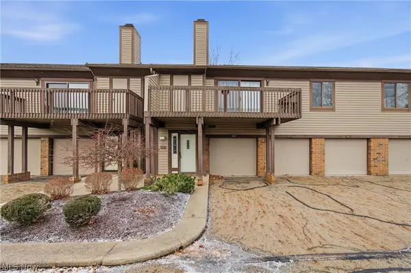 4557 Saint James Nw Circle, Canton, OH 44708