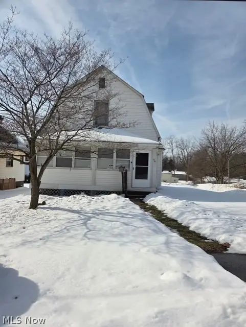 30 La Salle Place, Girard, OH 44420