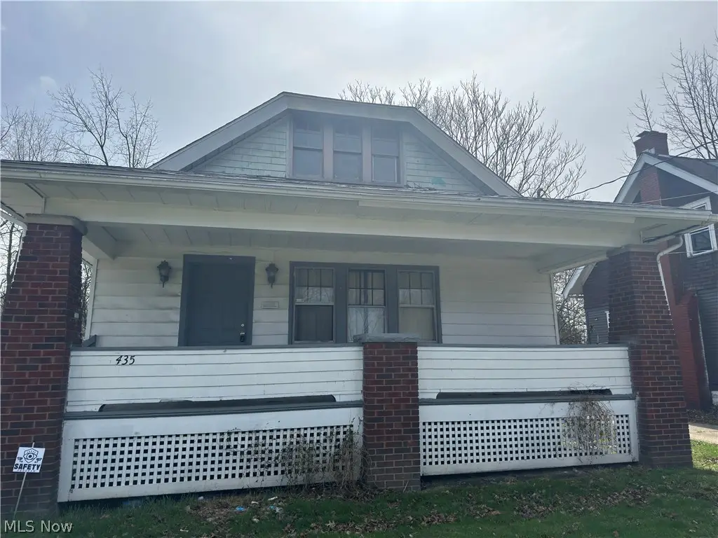 435 E Parkcliffe Avenue, Youngstown, OH 44511 - #1