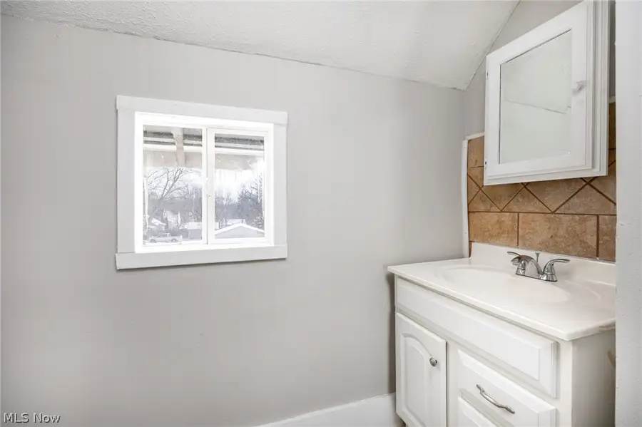 917 Union Street, Ashland, OH 44805 - #3