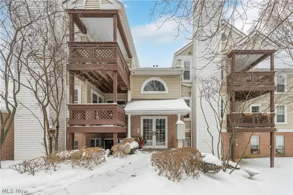 23061 Brick Mill Run #C3, Westlake, OH 44145