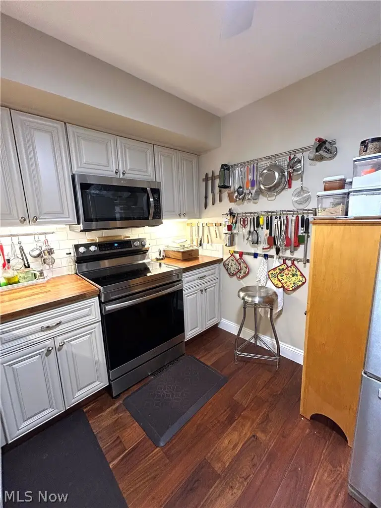 2924 Pease Drive #114, Rocky River, OH 44116 - #3