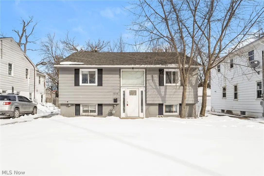 1604 W 23rd Street, Lorain, OH 44052 - #1