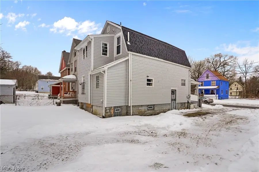 518 Falls Avenue, Youngstown, OH 44502 - #2