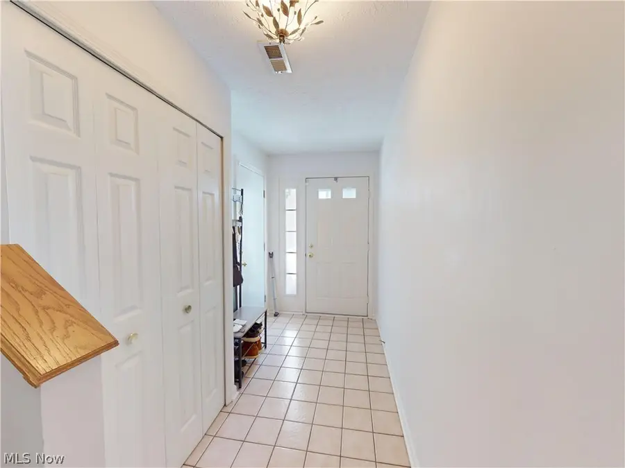 517 Parkside Lane, Tallmadge, OH 44278 - #2