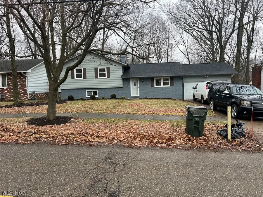 851 Wellmon Street, Bedford, OH 44146 - #2