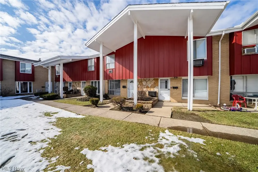 27701 Mills Avenue #2G, Euclid, OH 44132 - #2