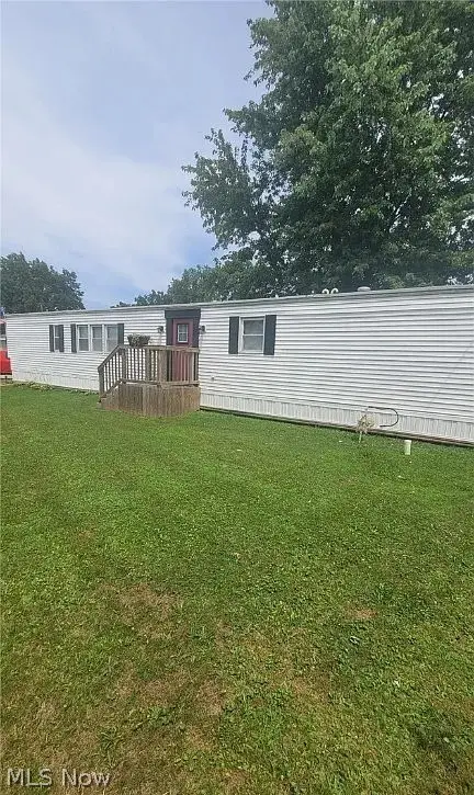 18592 Edwards Rd #94, Doylestown, OH 44230