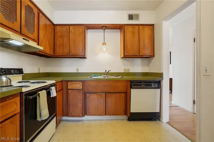 8180 Deepwood Boulevard #14-6, Mentor, OH 44060 - #2