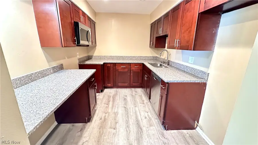 24 Washington Square, Euclid, OH 44143 - #3