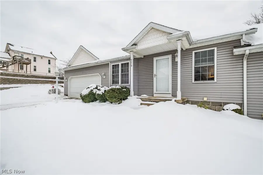 3278 Sumser Nw Street, North Canton, OH 44720 - #2