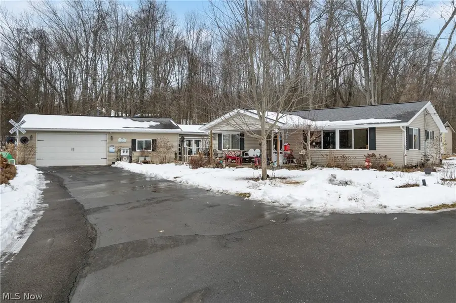 5039 Erie N Avenue, Canal Fulton, OH 44614 - #3