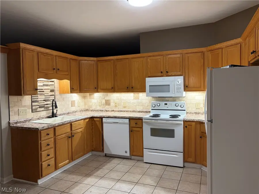 3461 E Prescott Circle, Cuyahoga Falls, OH 44223 - #2