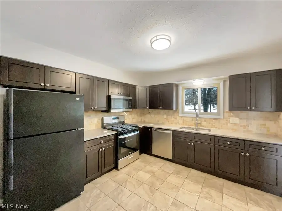 11001 Shaker Drive, North Royalton, OH 44133 - #2