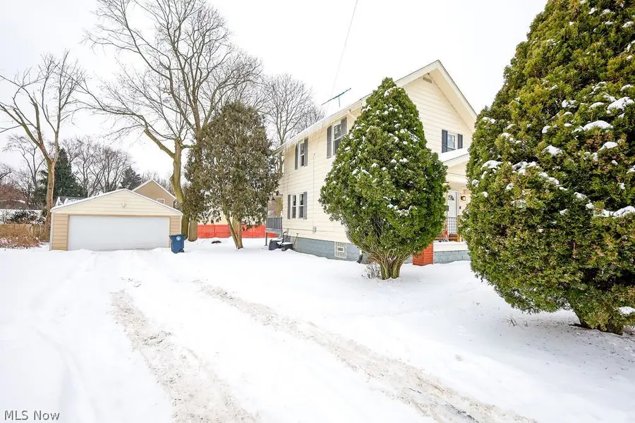 584 Evans Avenue, Akron, OH 44310 - #2