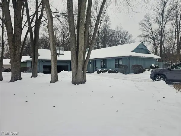 21586 Little Brook Way, Strongsville, OH 44149