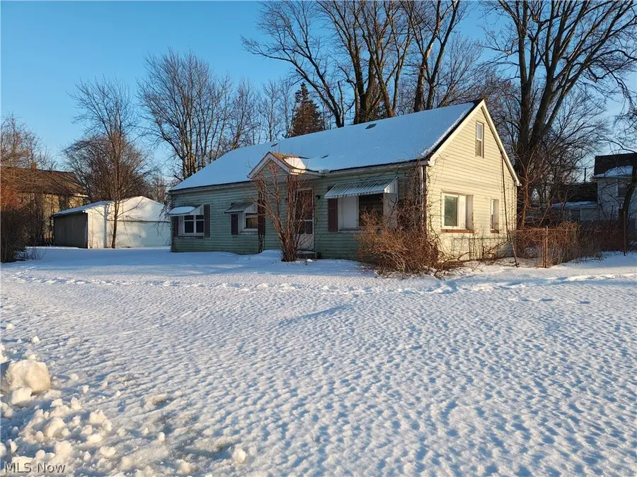 1120 W 43rd Street, Ashtabula, OH 44004 - #2