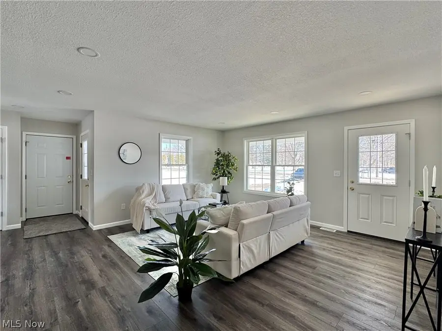 406 S Raccoon Road, Austintown, OH 44515 - #2