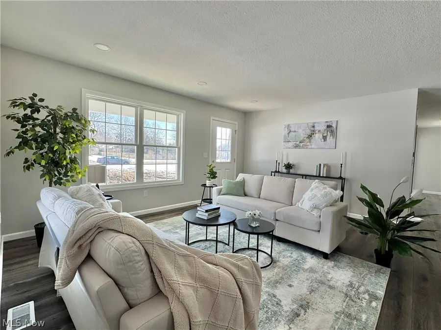 406 S Raccoon Road, Austintown, OH 44515 - #3