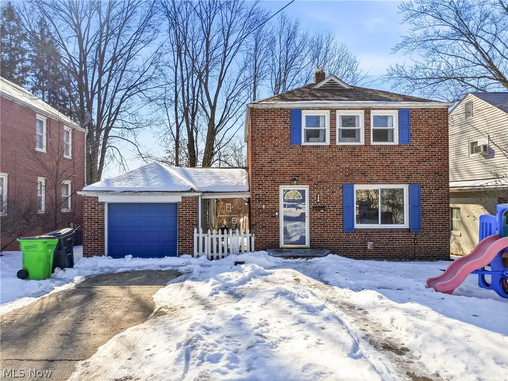 298 E Ford Avenue, Barberton, OH 44203 - #1