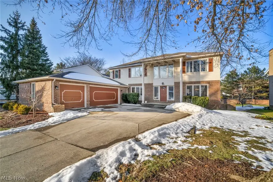 6337 Woodhawk Drive, Cleveland, OH 44124 - #3