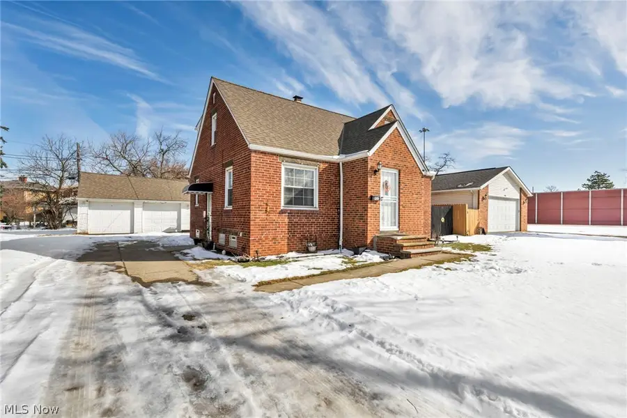 931 E 214th Street, Cleveland, OH 44119 - #2