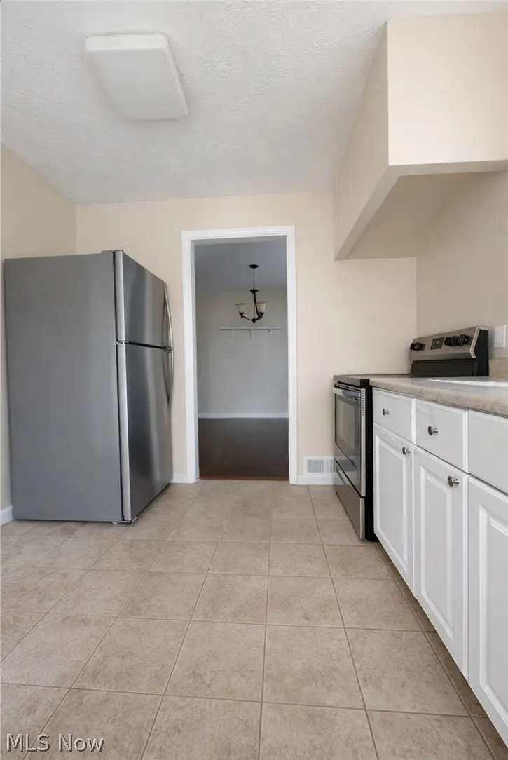 579 E 260th Street, Euclid, OH 44132 - #2