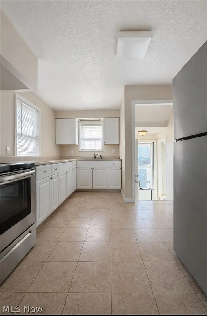 579 E 260th Street, Euclid, OH 44132 - #3