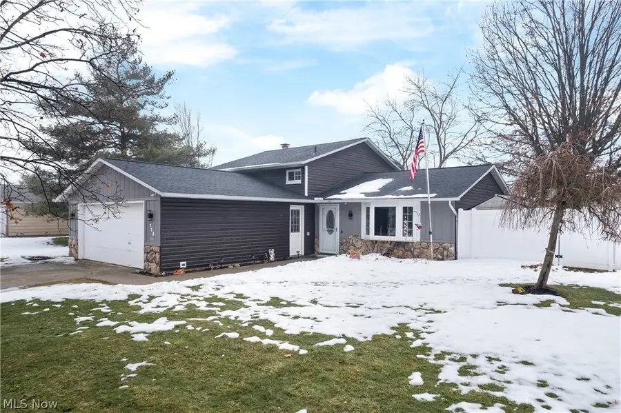 715 Carol Lane, Elyria, OH 44035 - #3