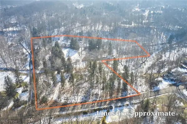 3166 Yellow Creek Road, Akron, OH 44333