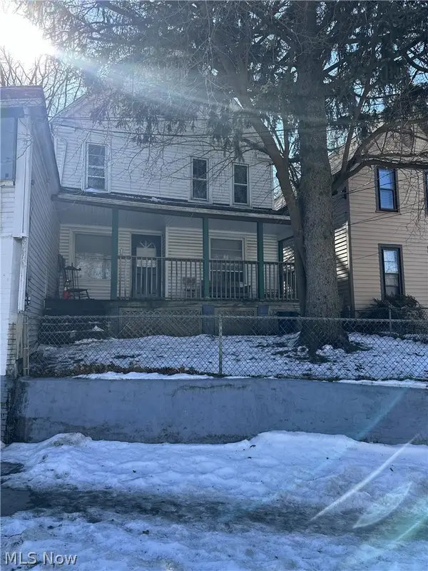 8701 Lake Avenue, Cleveland, OH 44102