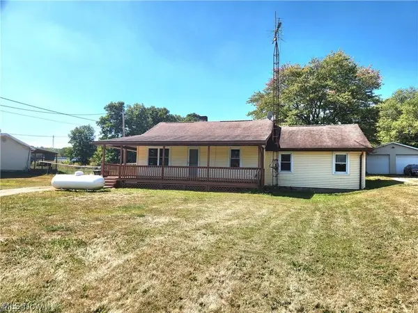 6805 Waynesburg Se Drive, Waynesburg, OH 44688