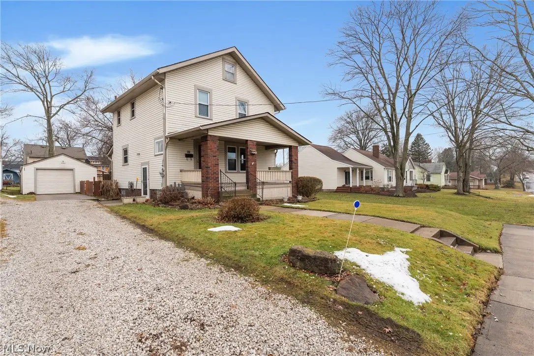 864 W College Road, Alliance, OH 44601 - #1