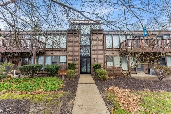 985 Canyon View Road #108-D, Northfield, OH 44067