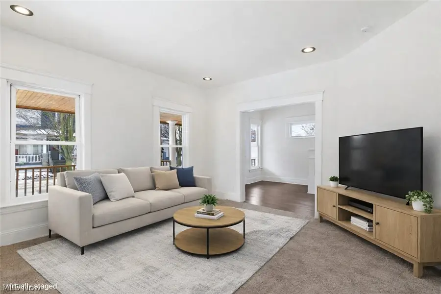 10525 Elk Avenue, Cleveland, OH 44108 - #3