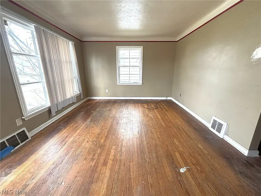 3927 E 153rd Street, Cleveland, OH 44128 - #2