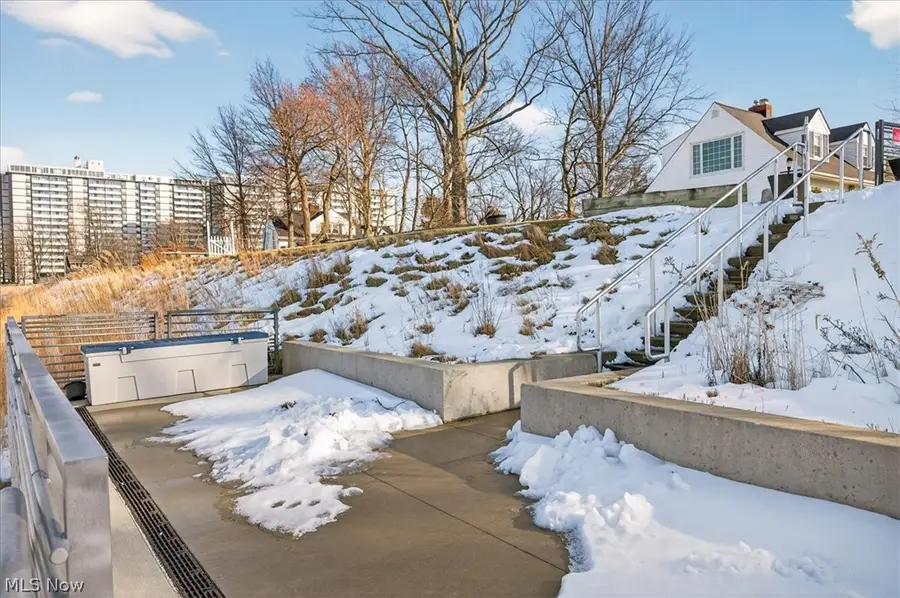 71 Lake Edge Drive, Euclid, OH 44123 - #2