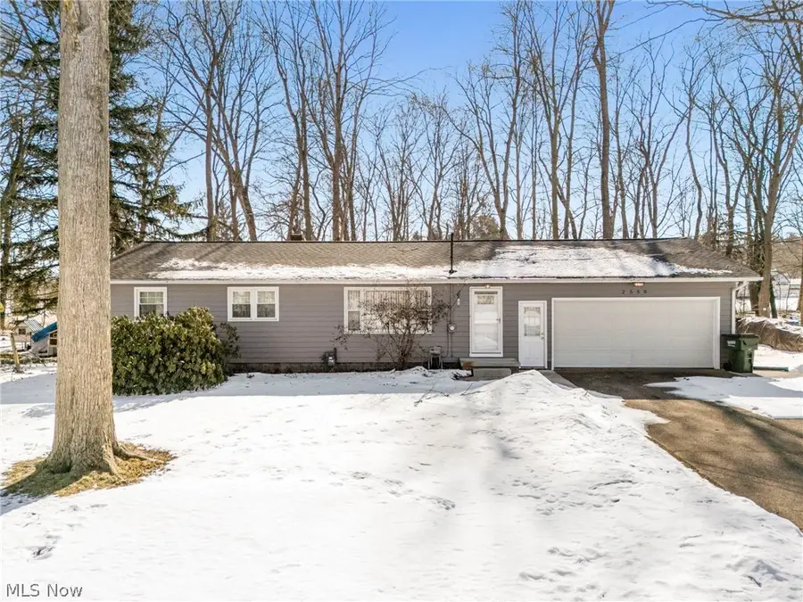 2550 Eaver Nw Street, Uniontown, OH 44685 - #2