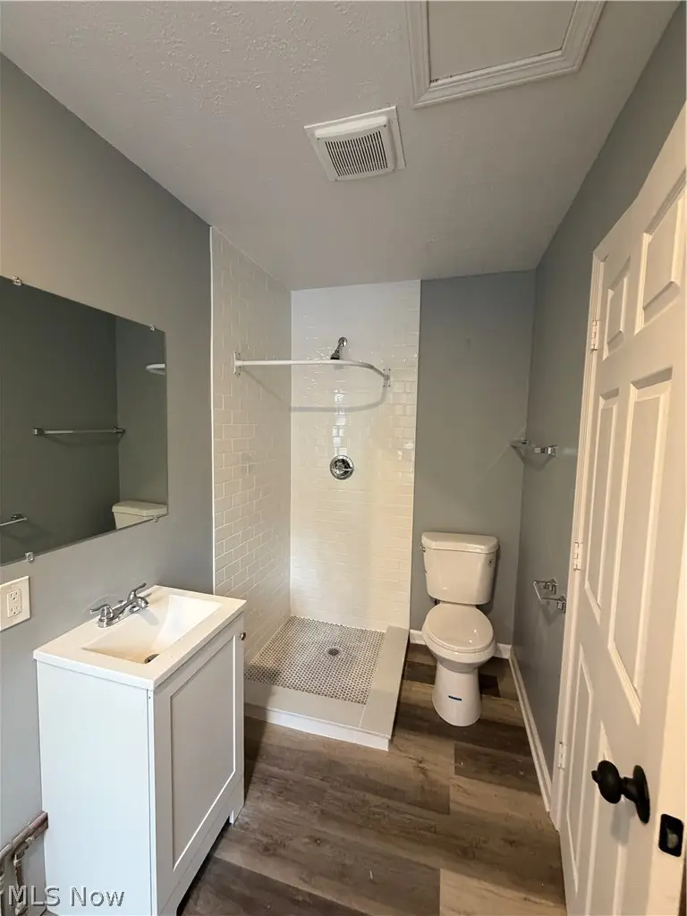 650 Kling Street, Akron, OH 44311 - #3