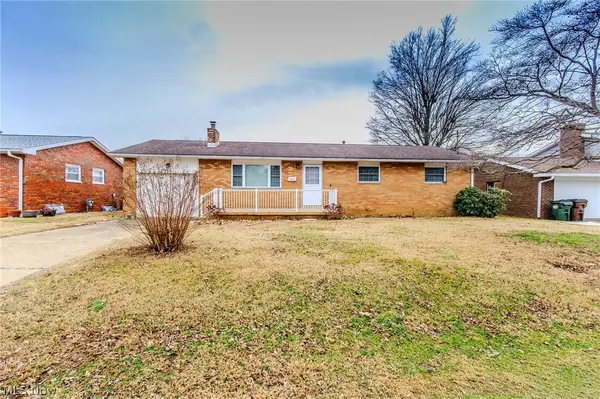 1587 Lois Street, Belpre, OH 45714