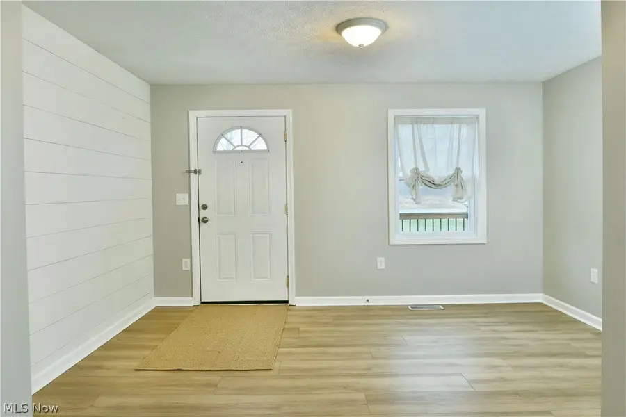 182 Raymond Nw Avenue, Warren, OH 44483 - #3