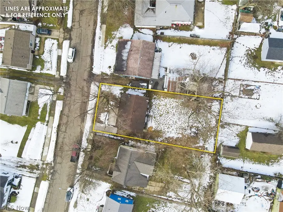 2102 Endrow Ne Avenue, Canton, OH 44705 - #2