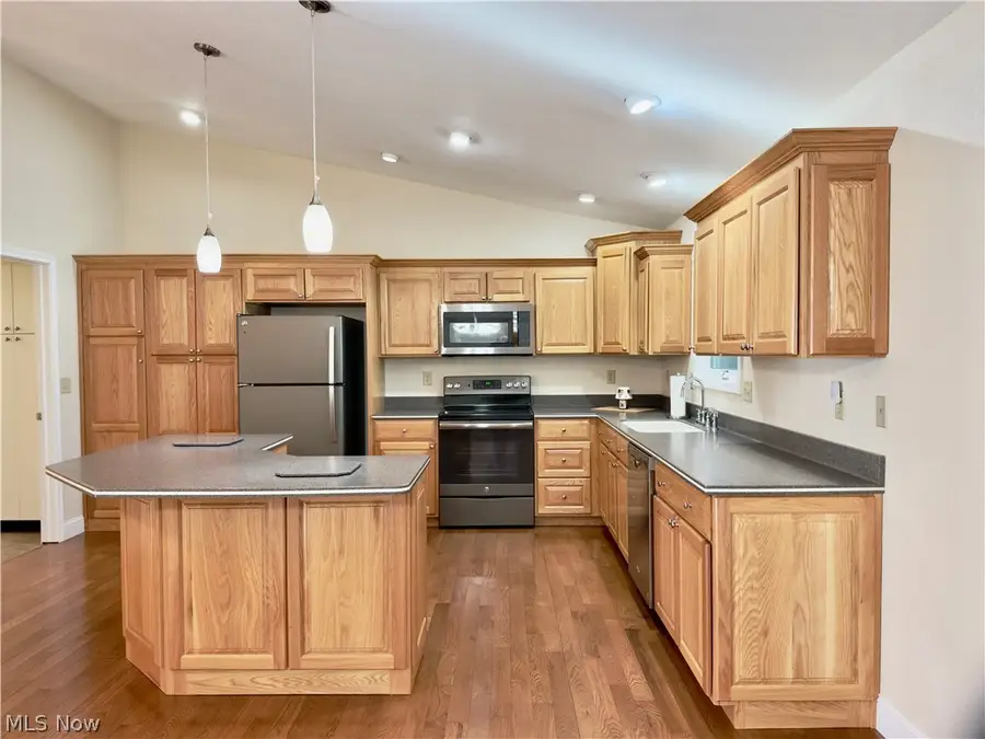 708 Oak Tree Lane, Belpre, OH 45714 - #3