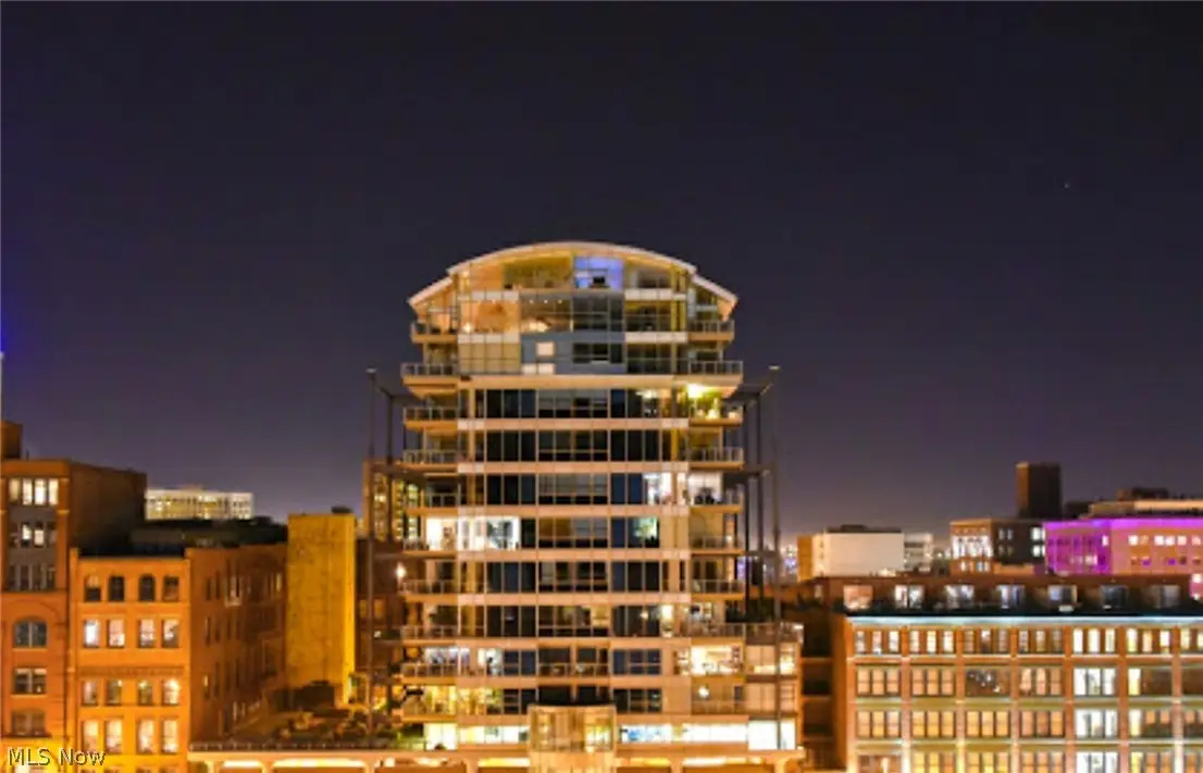 701 W Lakeside Avenue #PH-2A/1302, Cleveland, OH 44113 - #1