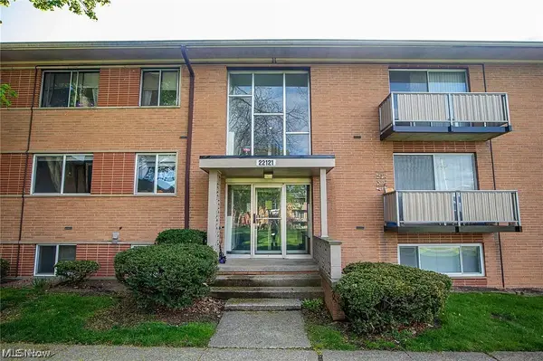 22121 River Oaks Drive #E10, Rocky River, OH 44116